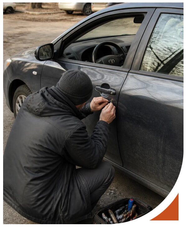 Профессиональное вскрытие автомобиля Тойота без повреждений в Надыме